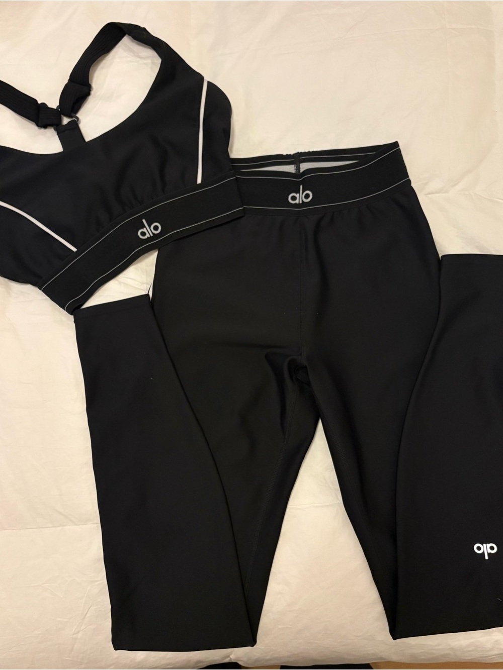 Alo Yoga Black & White Piping Leggings Sports Bra Set